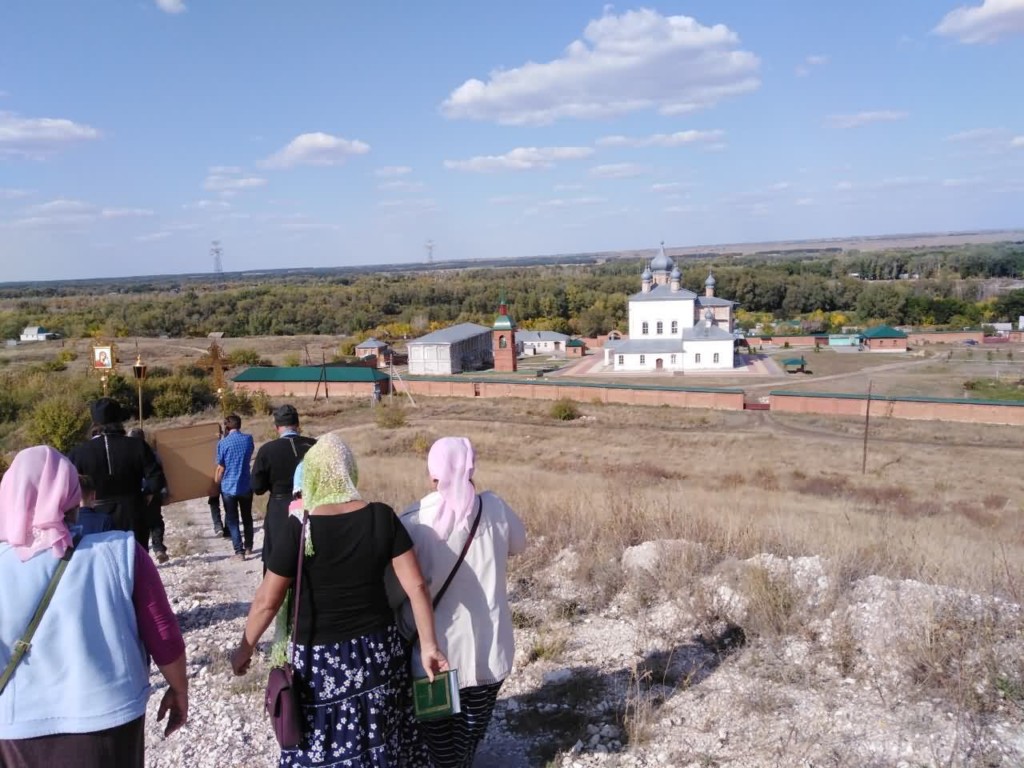 Приглашаем в Свято-Вознесенский Кременской мужской монастырь